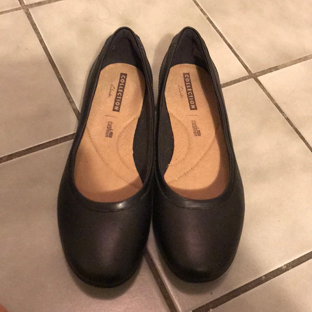 Clarks Gracelin Mara Black Flats